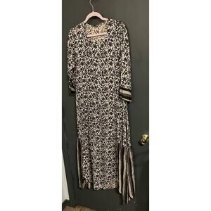 Unique black-and-white mixed print dress size 42 fit is medium large
